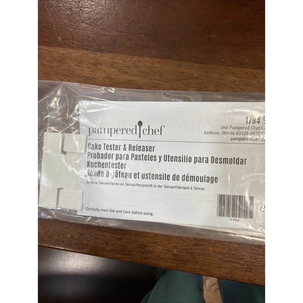 NEW Pampered Chef Cake Tester & Releaser 1794